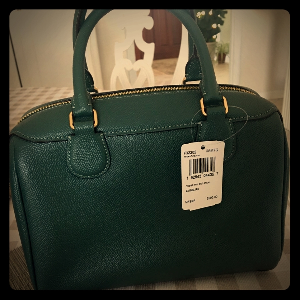 New, Couch handbag w/ shoulder straps & handles